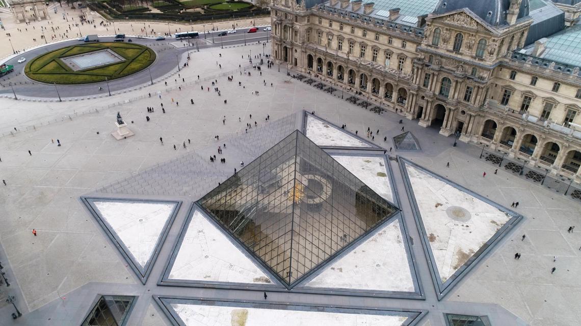 DES RACINES ET DES AILES : La Pyramide du Louvre fête ses 30 ans !