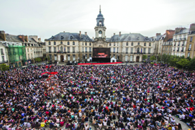 Carmen sur Ecrans, place de la mairie à Rennes