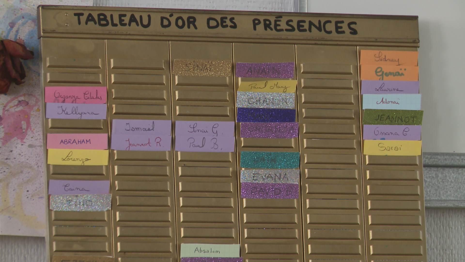 étiquettes présence école