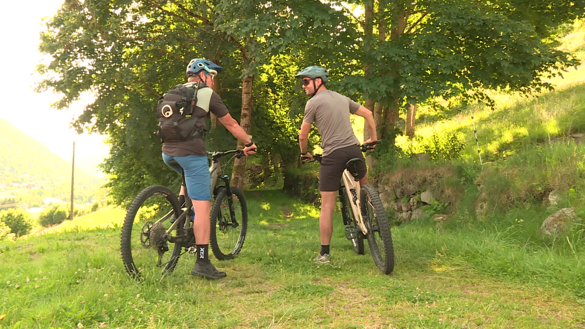 Robin Droulez pratique le VTT électrique dans les Vosges © Olivier Bouillon - FTV