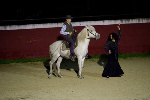 Olivier Fernay à cheval et Céline Daussan