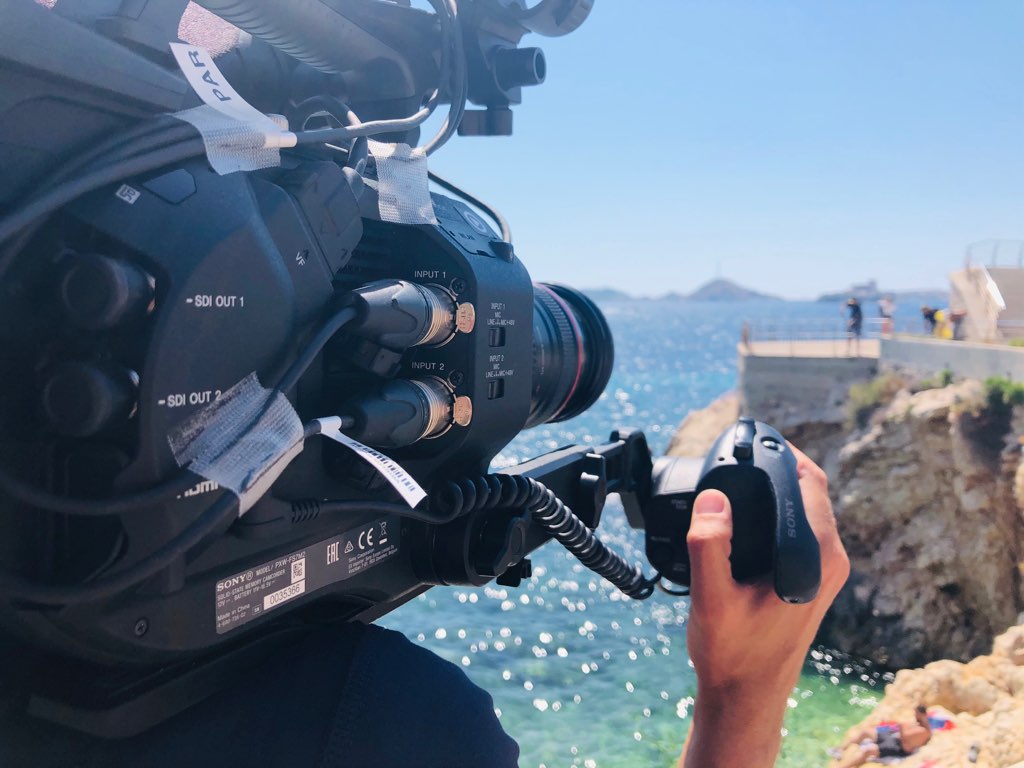 Caméra filmant la mer