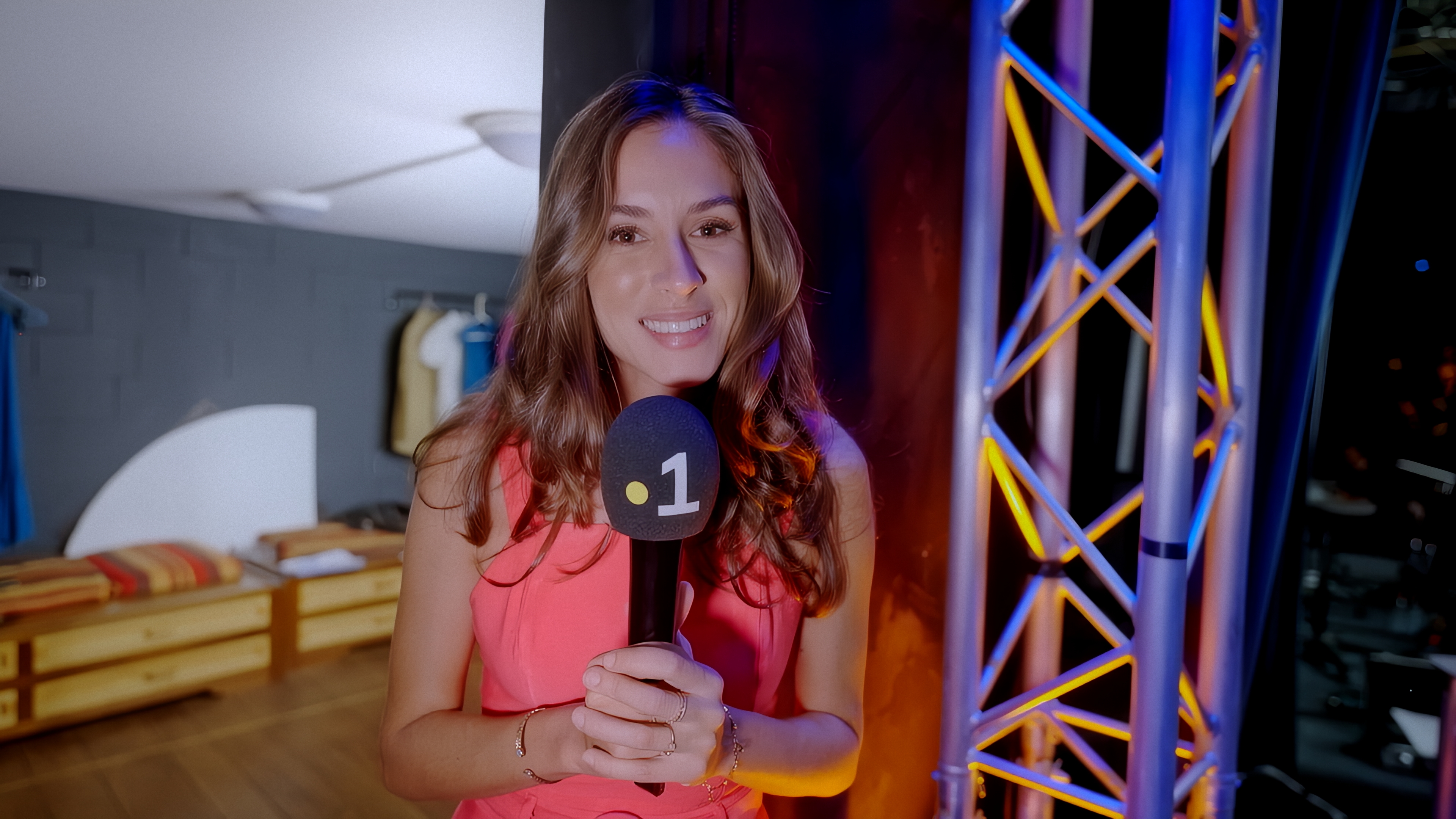 Pour cette quatrième édition, Léa Euphrosine nous fera vivre l’ambiance dans les coulisses.