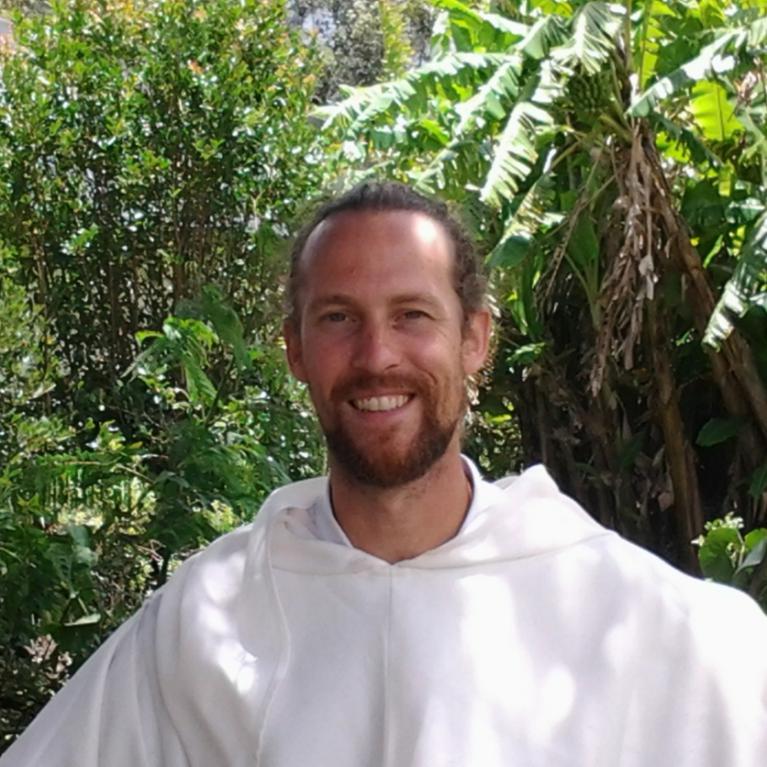 Messe : Samedi 16 avril à 20h00.   La vigile pascale en direct de la Cathédrale de Saint-Denis sur Réunion la 1ère  La messe solennelle sera présidée par Mgr Gilbert Aubry, assistés du diacre Bruno Thomas et des frères dominicains, Vincent Tierny, Chrystophe Randriambololona et Fabien-Joseph Hignette 