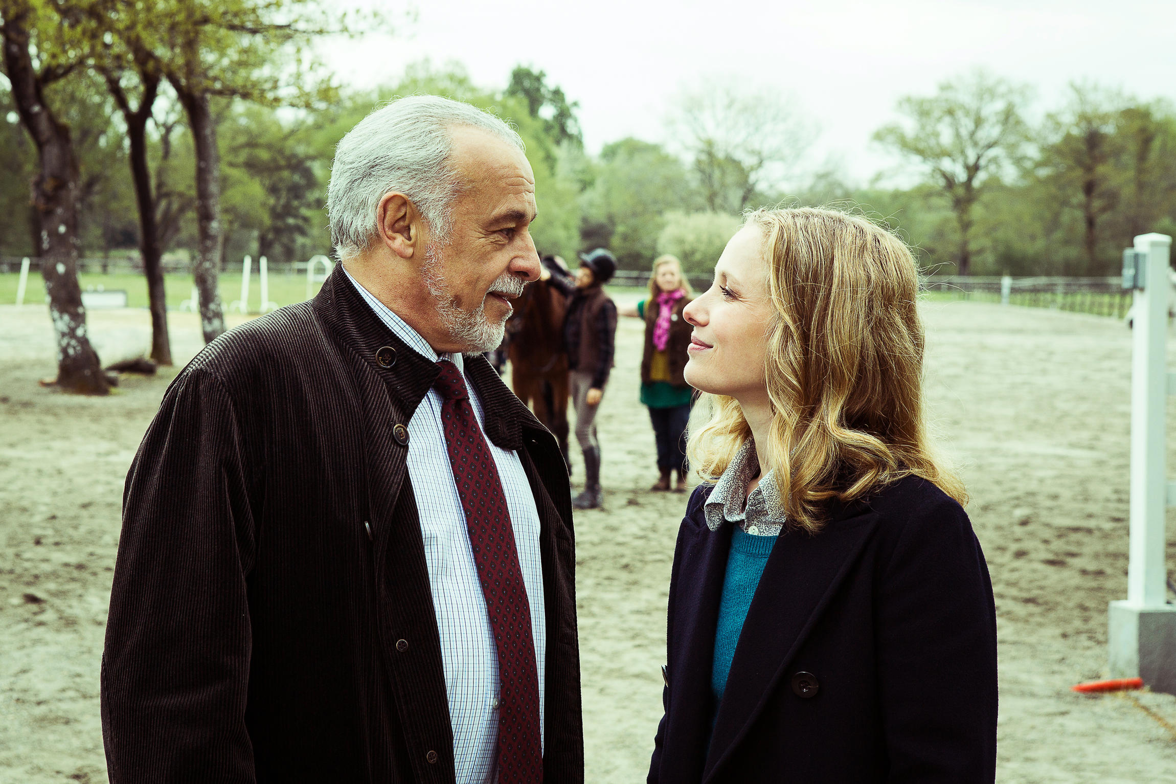 Francis Perrin (Mongeville) et Gaëlle Bona (Valentine)