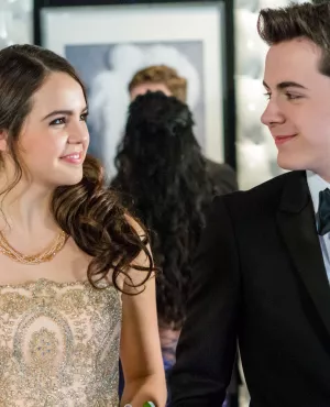 En perte de popularité, une star de Hollywood se rend dans l'Illinois, pour tenter de redorer son blason. Elle y fait la connaissance d'un charmant jeune homme.