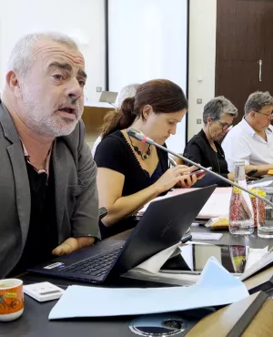 À bras le corps©nomades.jpg