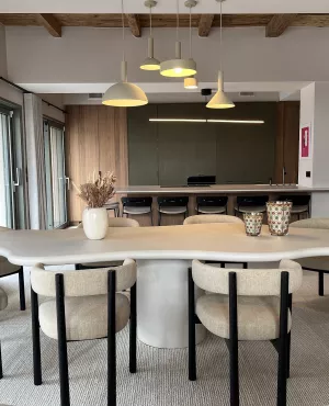 CHEZ CONSTANCE 1920 (c) TV ONLY