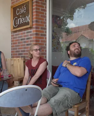 A la folie, bienvenue au café curieux