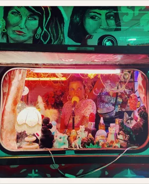 Candy Love dans sa caravane © Gabrielle Culand Candy Love dans sa caravane © Gabrielle Culand