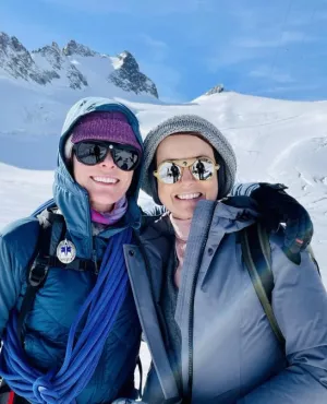 L'Oisans et ses 6 vallées est un véritable écrin au coeur des Alpes. Les irréductibles montagnards s’acclimatent à la vie plus douce de l’automne tout en se préparant à l’arrivée de l’hiver.