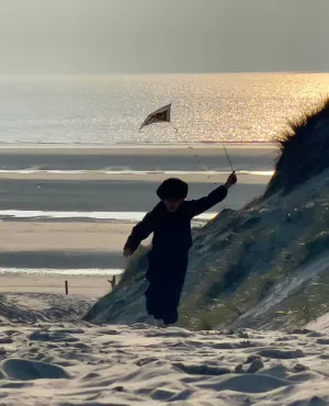 (c) FRANCE 3 HDF ENFANT AVEC UN CERF-VOLANT