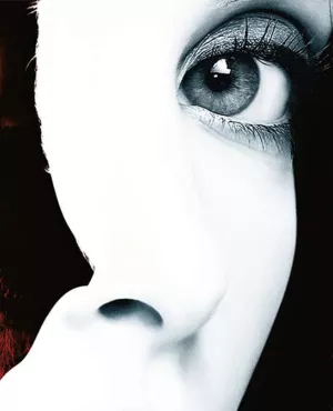 © WY Productions / Universal Pictures Affiche du film Iris