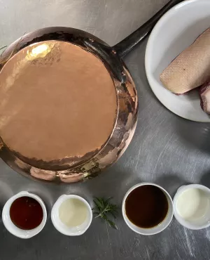 Le goût des rencontres aux Eyzies  canard laqué au gin