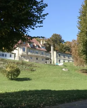 L'HERMITAGE (c) REAL PRODUCTIONS