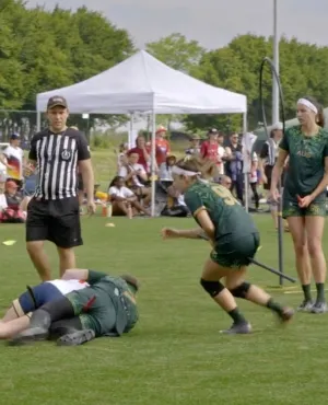 Des équipes se confrontent en quadball, un sport inclusif 