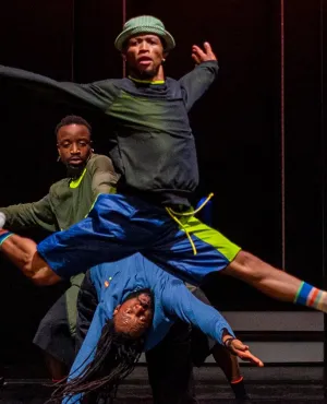 Ustium est une pièce pour trois danseurs, chorégraphiée par Hubert Petit-Phar. Un spectacle dans lequel il est question de choix, d’acceptation de soi et des autres, de sexualité et de la façon dont elle est approuvée ou non par les autres.