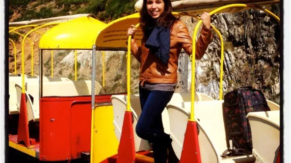 Marina Cabanis-Consul à bord du petit train d'Artouste