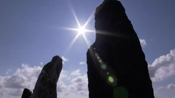 © Fred Hilgemann Productions L'ENIGME DU GRAND MENHIR