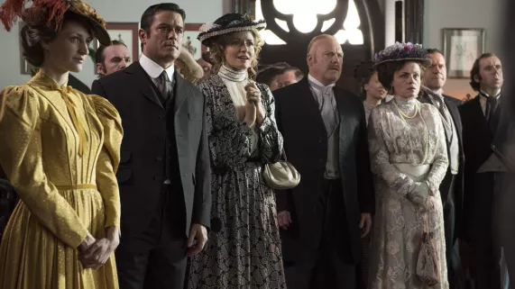 © 2015 Shaftesbury Murdoch IX Inc. ENQUETES DE MURDOCH (LES)