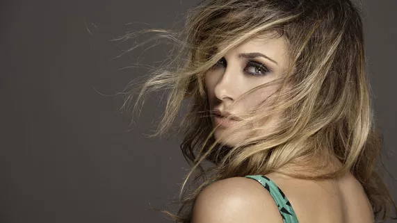 Lucia Duran (Aracely Arambula)