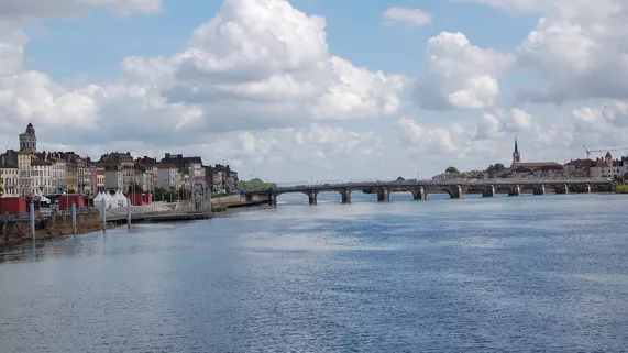 Pont sur la Saôn
