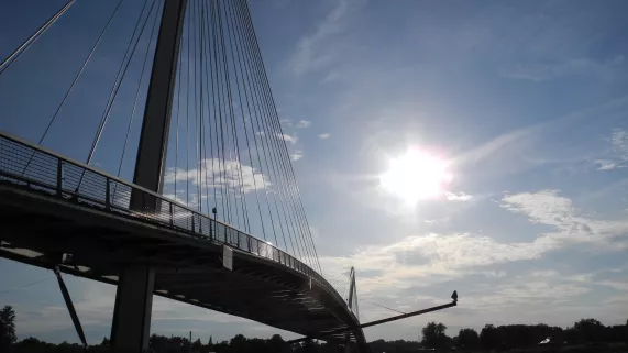 Enquêtes de régions - C'est mieux de l'autre côté - Passerelle Mimram