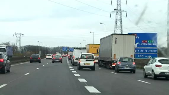 Enquêtes de Région  : C'est mieux de l'autre côté