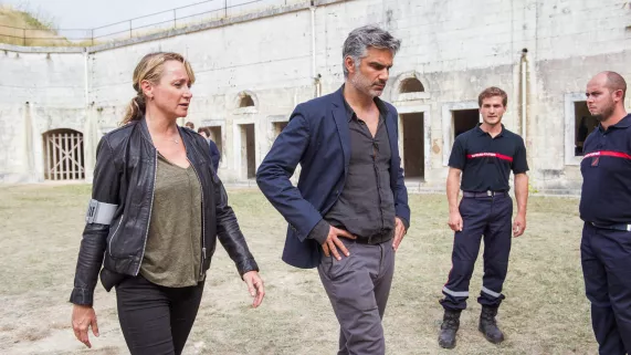 LES MYSTERES DE L'ILE