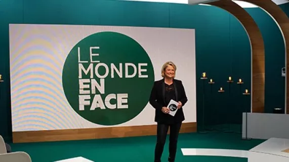 Le monde en face-Marina Carrère d'Encausse Le monde en face-Marina Carrère d'Encausse