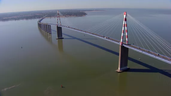 © Troisième Œil productions Le pont de Saint-Nazaire, pris depuis le ciel