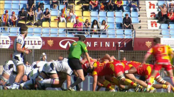 jOUEURS USAP/AGEN EN SITUATION DE MELEE