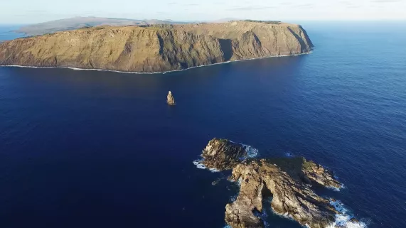 ILE DE PAQUES, LES RAPANUIS EN RESISTANCE
