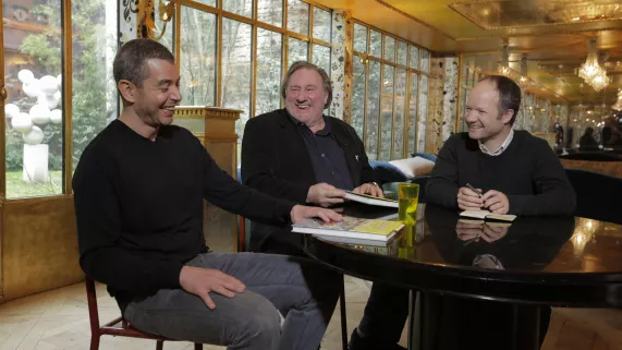 © PROGRAM 33 DROLE D'ENDROIT POUR UNE RENCONTRE