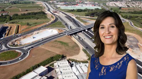 Anne-Sophie Mandrou et l'autoroute A9 © droits réservés