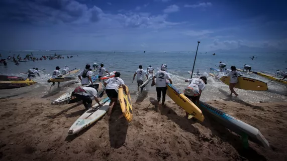©Gregory Boissy WATERMAN TAHITI