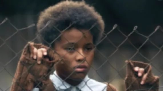 © 1Divided Films A court d'enfants