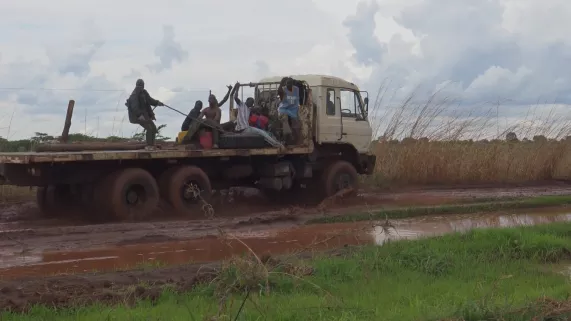 MOZAMBIQUE les routes de l'impossible