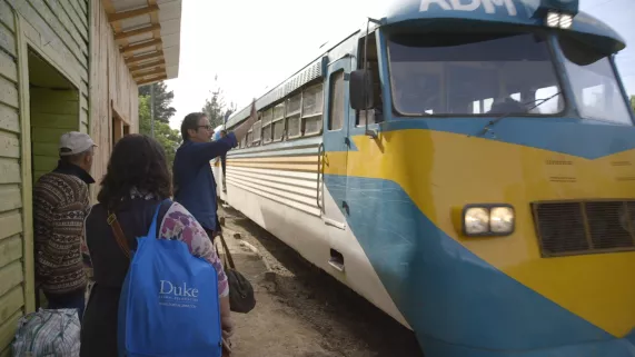 DES TRAINS PAS COMME LES AUTRES /Step by Step  DES TRAINS PAS COMME LES AUTRES /Step by Step