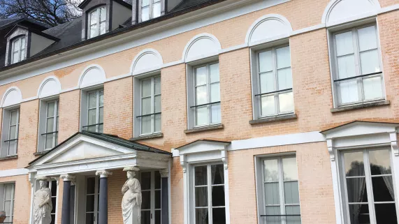 © aprimegroup UNE MAISON UN ARTISTE