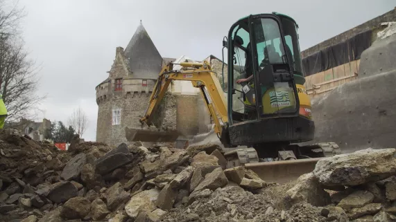 PATRIMOINE FRANCAIS : ADJUGE, VENDU