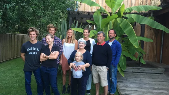 France au milieu d'une famille du Cap Ferret