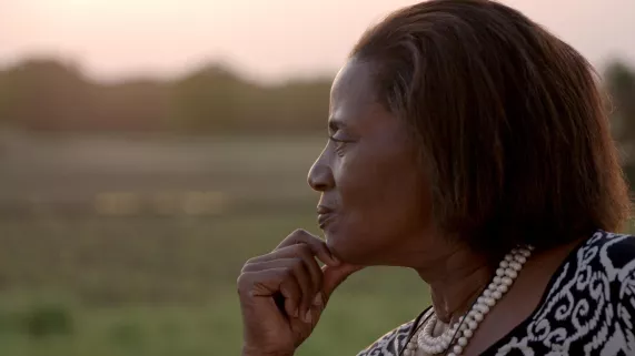 © DOMINIQUE FISHBACH LIBERTE LILI