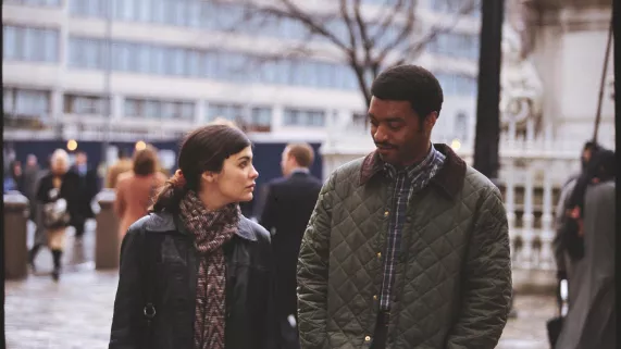 © Rosnay International DIRTY PRETTY THING, LOIN DE CHEZ EUX