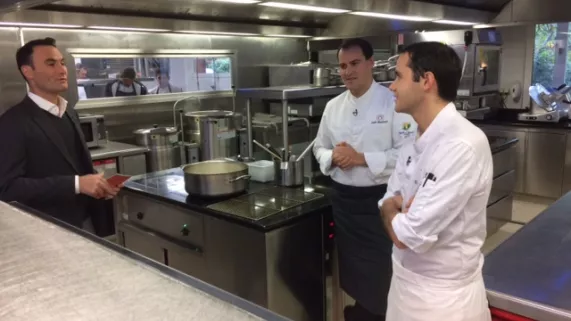 Vincent Dubroca en cuisine