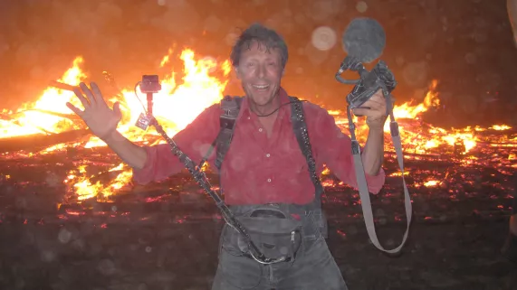 J'IRAI DORMIR CHEZ L'HOMME QUI BRÛLE