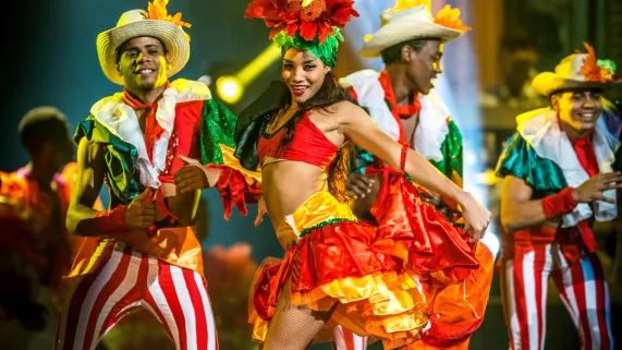 © Laurent Bugnet / Cirque Phénix CirkaCuba