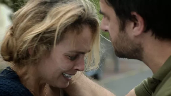 © Stéphane CAMI / FLACH FILM PRODUCTION / FTV Claire Keim et Grégory Montel