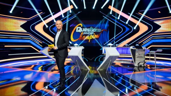 SAMUEL ETIENNE SUR LE PLATEAU DE  "QUESTIONS POUR UN CHAMPION"