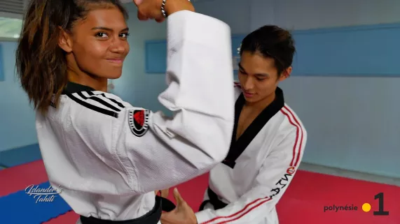 ISLANDER'S TAHITI 11